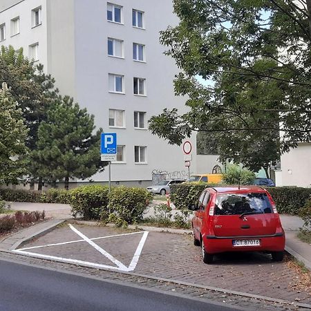 Apartament Centrum Z Miejscem Parkingowym Thorn Exterior foto