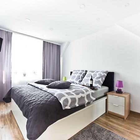 Apartament Centrum Z Miejscem Parkingowym Thorn Exterior foto
