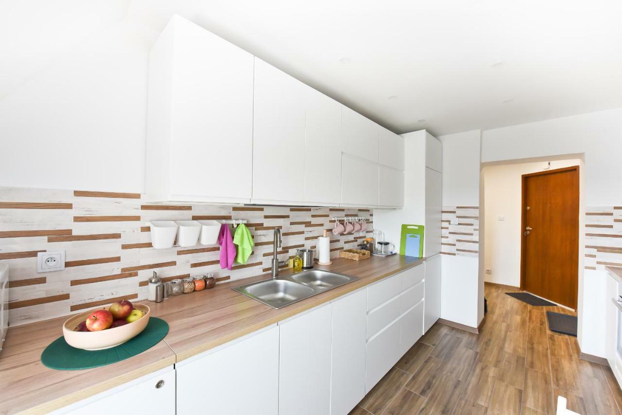 Apartament Centrum Z Miejscem Parkingowym Thorn Exterior foto