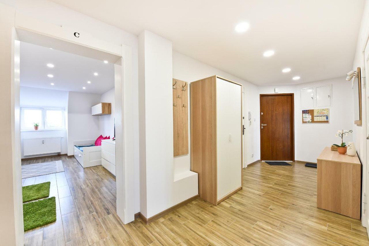 Apartament Centrum Z Miejscem Parkingowym Thorn Exterior foto