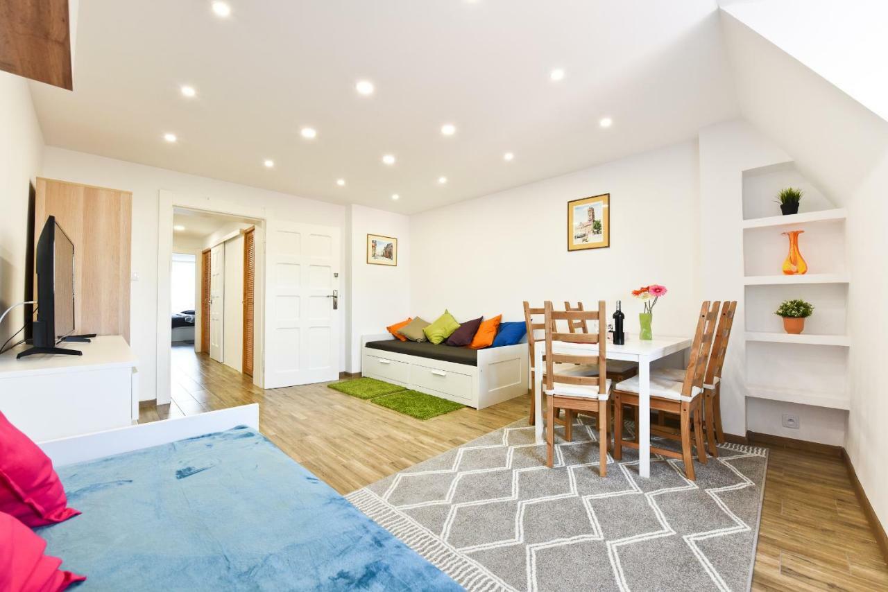 Apartament Centrum Z Miejscem Parkingowym Thorn Exterior foto