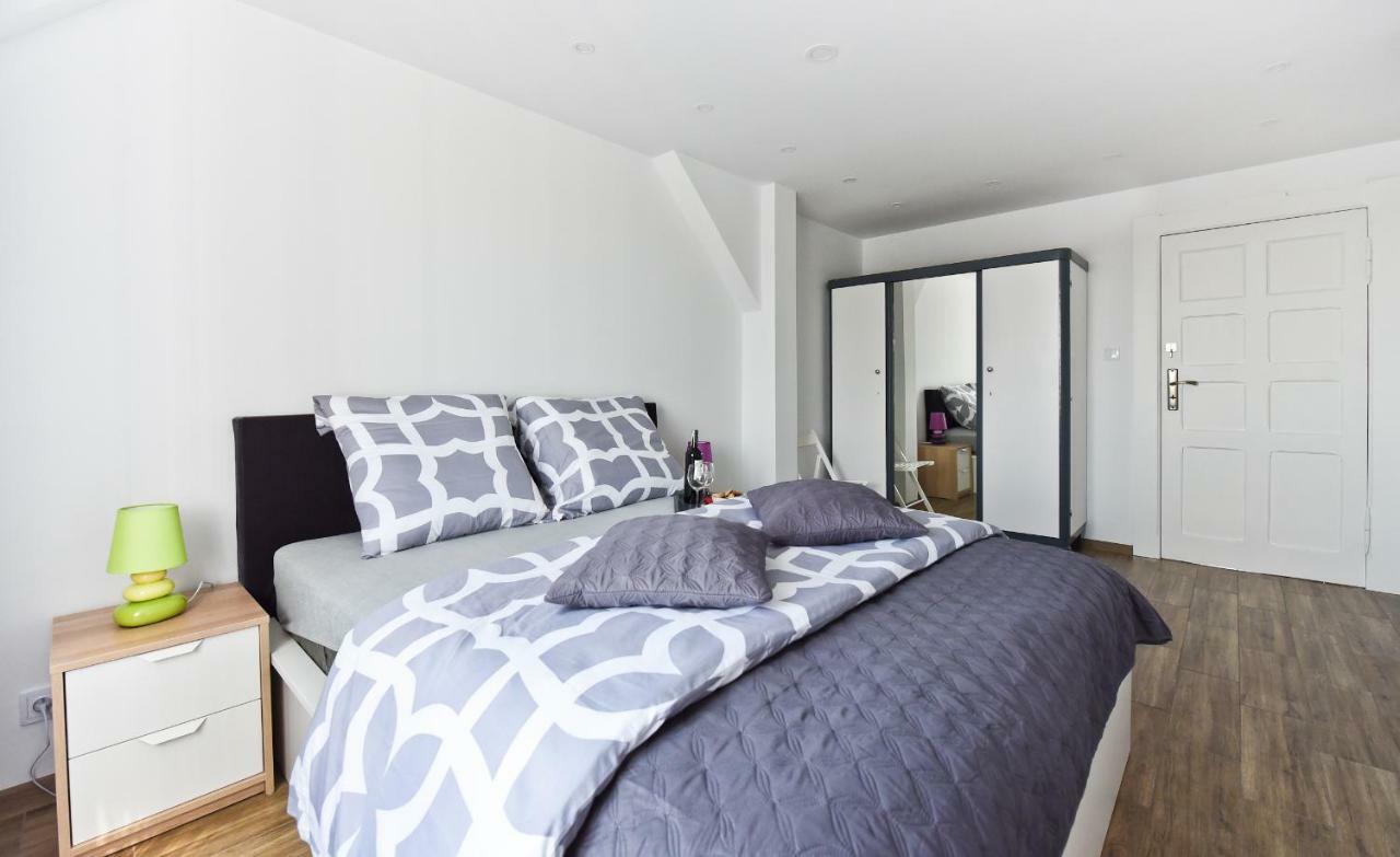 Apartament Centrum Z Miejscem Parkingowym Thorn Exterior foto