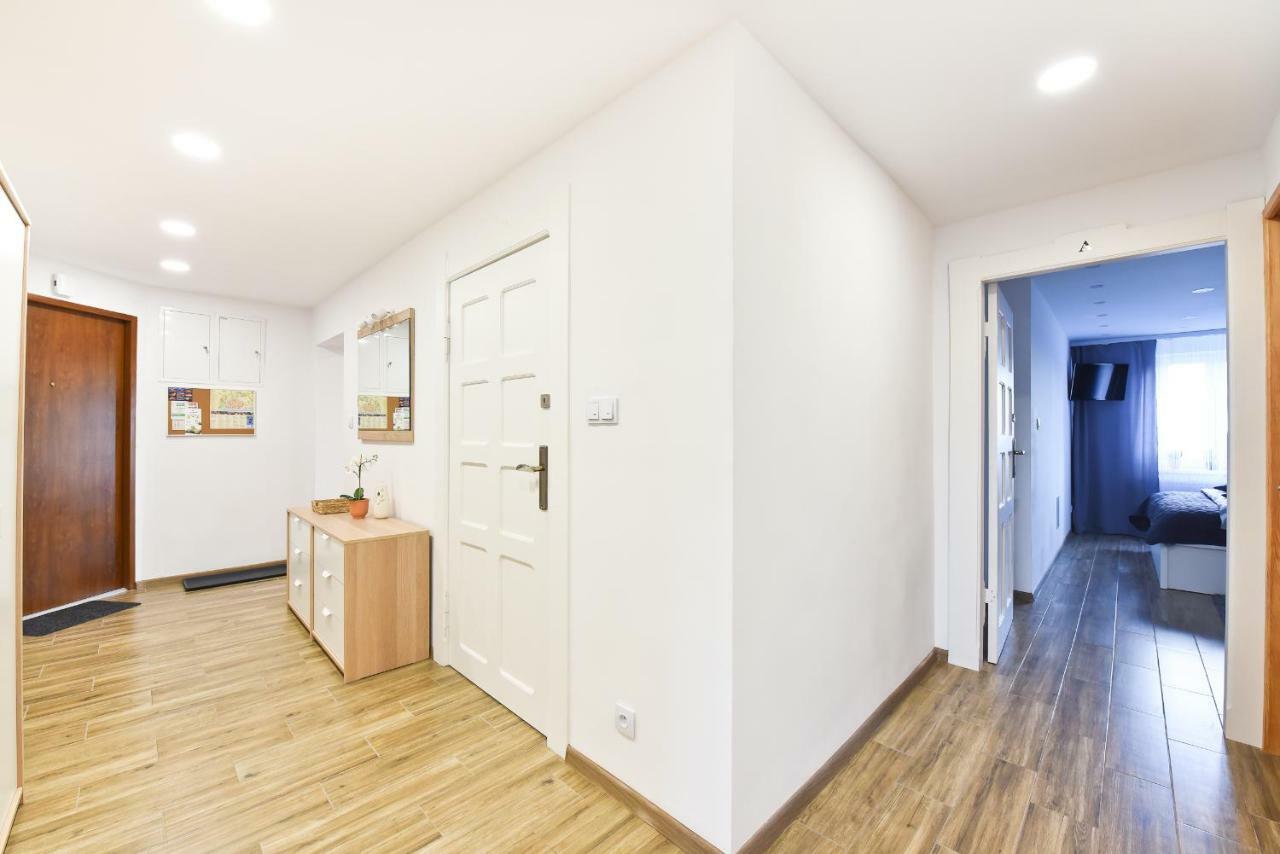 Apartament Centrum Z Miejscem Parkingowym Thorn Exterior foto