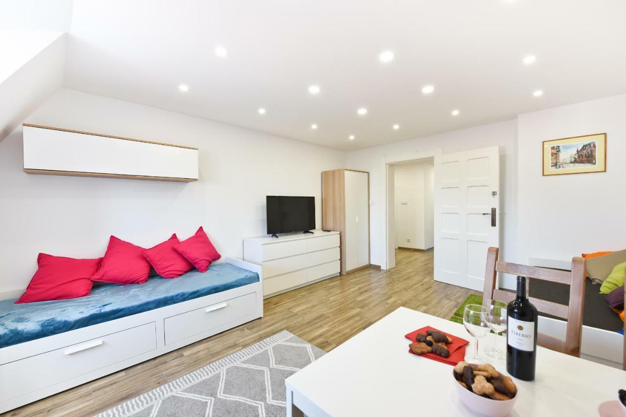 Apartament Centrum Z Miejscem Parkingowym Thorn Exterior foto