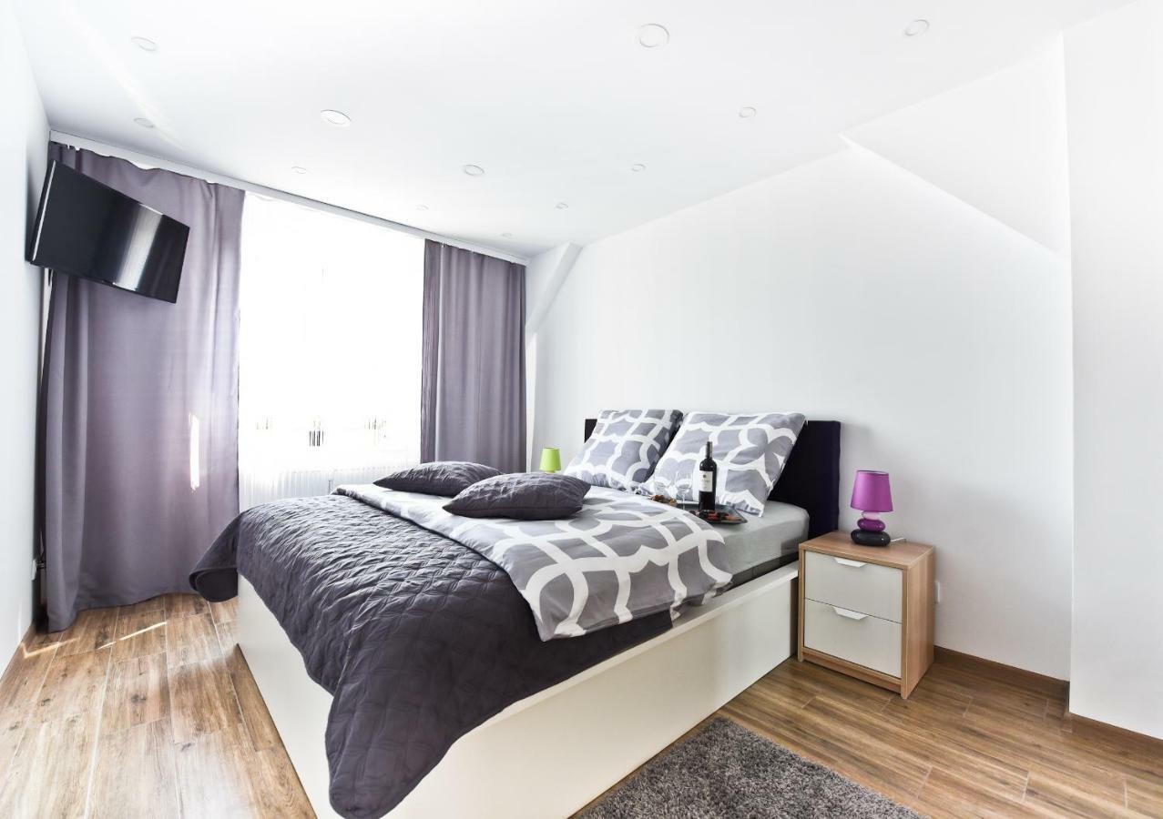 Apartament Centrum Z Miejscem Parkingowym Thorn Exterior foto